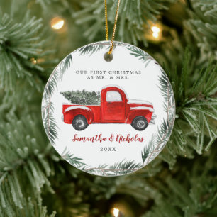 Oude rode boerderijtruck Eerste kerst Mis en Mev Keramisch Ornament