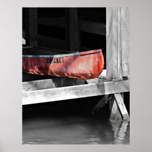 Oude rode kano in een Wooden Boat House Poster