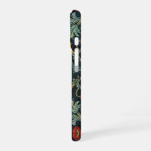 Oude rode klaproos bloem William Morris monogram iPhone 16 Hoesje (Linkerkant)