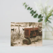 Oude rode tractor met Briefkaart voor kerstmis (Staand voorkant)