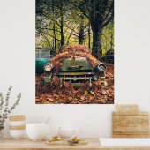 Oude roestige auto in herfstbladeren poster (Keuken)
