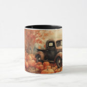 Oude roestige pick-up en pompoenen herfst mok (Midden)