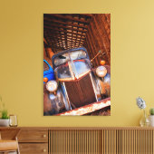 Oude roestige vrachtwagen op een boerderij canvas afdruk (Insitu (Woonkamer))