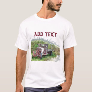 Oude roestige vrachtwagen, ouder dan vuil t-shirt