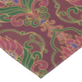 Oude rood, groen en gouden bloempatroon tafelkleed (Gekanteld)