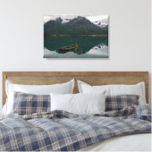 Oude rowboot met bergachtige reflectie canvas afdruk (Insitu (Slaapkamer))