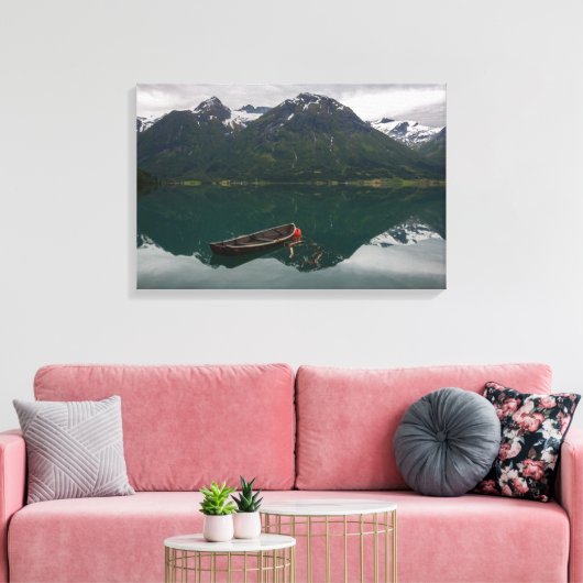 Oude rowboot met bergachtige reflectie canvas afdruk (Insitu (Woonkamer))