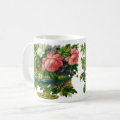 Oude roze rozen in een vaas met bloemen koffiemok (Voorkant links)