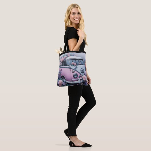 Oude Roze VW Bus Tote Bag (Op model)