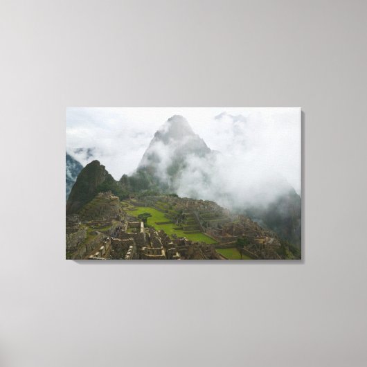 Oude ruïnes van Machu Picchu met Andes Canvas Afdruk (Voorkant)