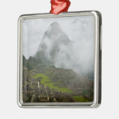 Oude ruïnes van Machu Picchu met Andes Metalen Ornament (Links)
