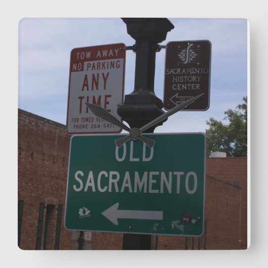 Oude Sacramento-klok Vierkante Klok (Voorkant)