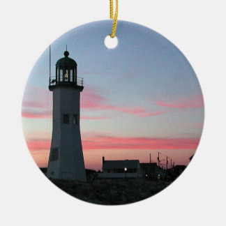 Oude schachtvuurtoren in Twilight Keramisch Ornament
