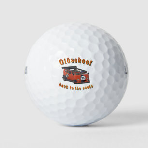 Oude school, oude auto in rood golfballen