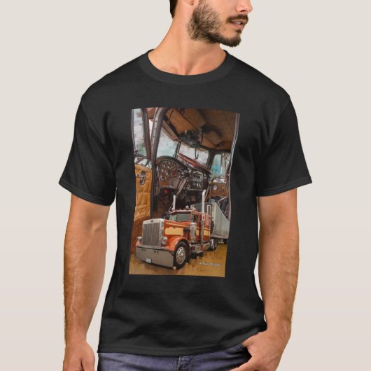 Oude school Peterbilt Interior en Truck Classic T-shirt (Voorkant)