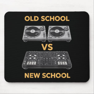 Oude school vs nieuwe school dj draaitafel vs cont muismat