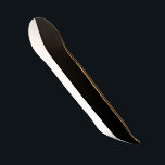 OUDE SCHOOL ZWART EN WITTE DECK SKATEBOARD<br><div class="desc">Draai de halve pijp op de manier waarop hij OR.. is. Pas het aan met je eigen persoonlijke flair!</div>