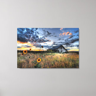 Oude Schuur op de Prairie met Zonnebloemen Canvas Afdruk