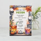 Oude skelet giftige cocktail Halloween-feest Kaart (Staand voorkant)