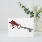 OUDE SLEUTEL MET RODE RIBBON BRIEFKAART (Staand voorkant)
