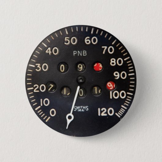 Oude snelheidsmeter van een  racewagen ronde button 5,7 cm (Voorkant)