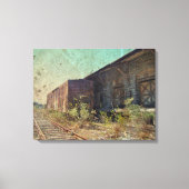 Oude spoorauto en treinstation canvas afdruk (Voorkant)