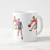 Oude sport, basketbalspelers in een wedstrijd grote koffiekop (Voorkant rechts)
