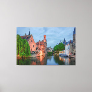 Oude stad en Belfry-toren 's nachts in Brugge Canvas Afdruk
