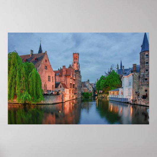 Oude stad en Belfry-toren 's nachts in Brugge Poster (Voorkant)