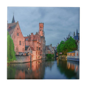 Oude stad en Belfry-toren 's nachts in Brugge Tegeltje