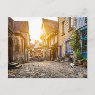 Oude stad in Europa bij zonsondergang Briefkaart