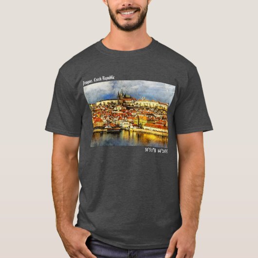 Oude stad Praag (Praag) van de brugtoren T-shirt (Voorkant)