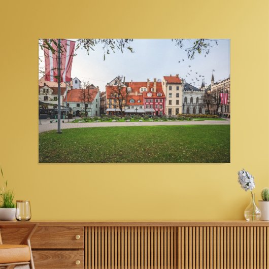 Oude stad Riga in het najaar Canvas Afdruk (Insitu (Woonkamer))