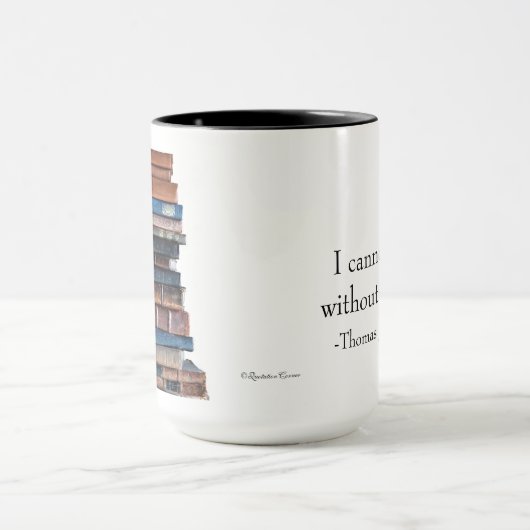 Oude stapel boeken-met Jefferson Quote Mok (Midden)