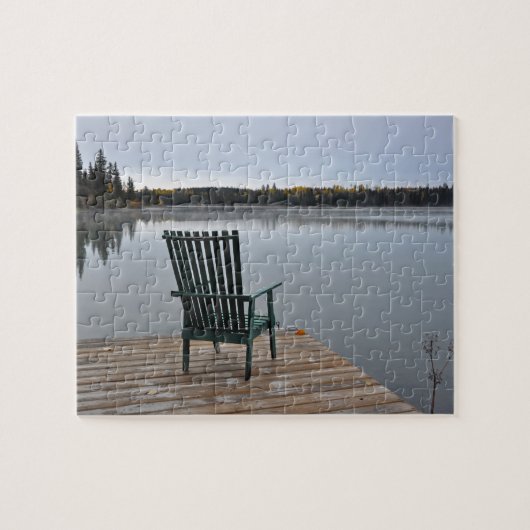Oude stoel bij meer legpuzzel (Horizontaal)