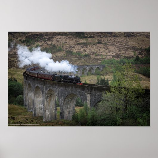 Oude stoomtrein op Glenfinnan Viaduct Poster (Voorkant)