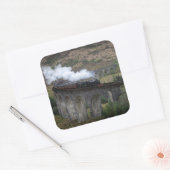 Oude stoomtrein op Glenfinnan Viaduct Vierkante Sticker (Envelop)