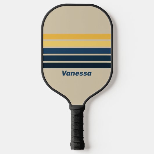 Oude strandzand over strepen met naam pickleball paddle (Voorkant)