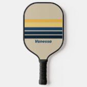 Oude strandzand over strepen met naam pickleball paddle (Achterkant)