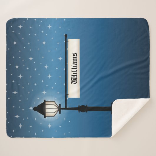 Oude tijdlamppost 's nachts en teken voor familien sherpa deken (Voorkant (horizontaal))