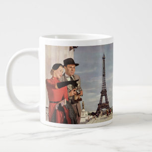 Oude toeristen bij de Eiffeltoren, vakantie in Par Grote Koffiekop