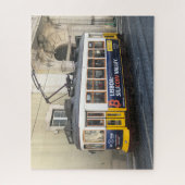Oude tram in Lissabon Portugal Legpuzzel (Verticaal)