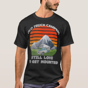 Oude Truck Camper RV Pickup Cabover Vintage Verval T-shirt