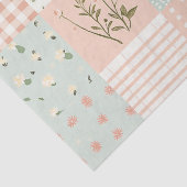 Oude tuinpatchwork in stoffig roze en lavendel tissuepapier (Detail)