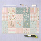Oude tuinpatchwork in stoffig roze en lavendel tissuepapier (Craft)
