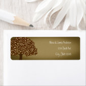 Oude verlichte boom roestige retouradreslabels etiket (Insitu)