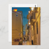 Oude verlichte smalle straat in Mahon - Menorca Briefkaart (Voorkant / Achterkant)