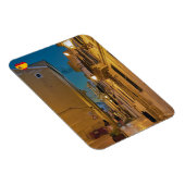 Oude verlichte smalle straat in Mahon - Menorca Magneet (Rechterzijde)