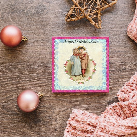 Oude victoriaanse kinderen geschenk van liefde val feestdagenkaart