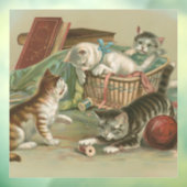Oude Victoriaanse Kittens Spelend in Naaimandje Raamsticker (Vel 3)